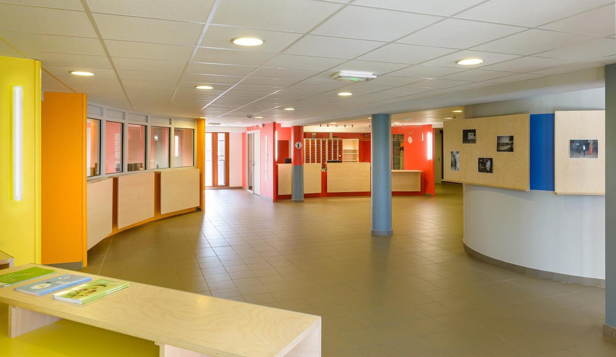 Centre International De Sejour Andre Wogenscky Vandrarhem Saint-Etienne  Exteriör bild